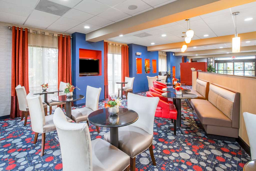 Comfort Suites - thumb 8