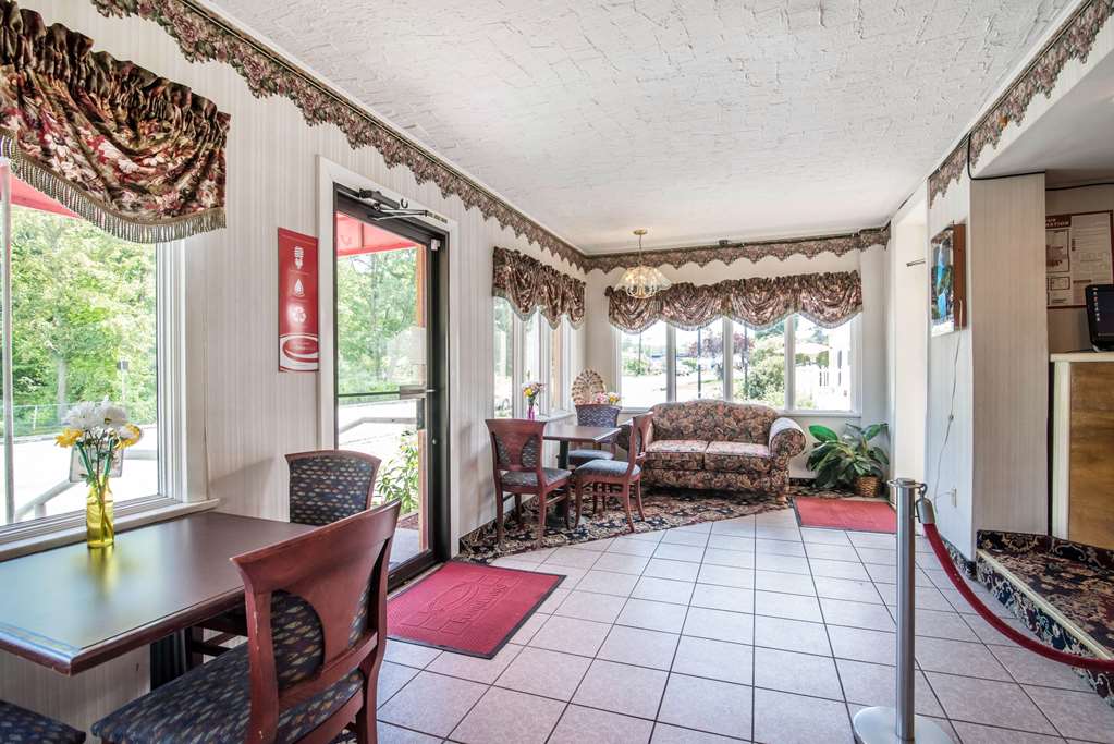 Econo Lodge - thumb 9