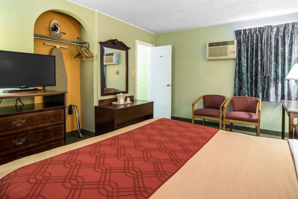Econo Lodge - thumb 10