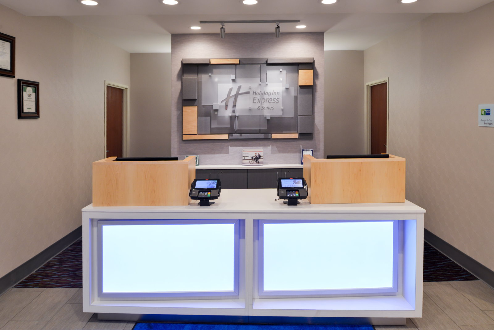 Holiday Inn Express Hotel & Suites - thumb 3