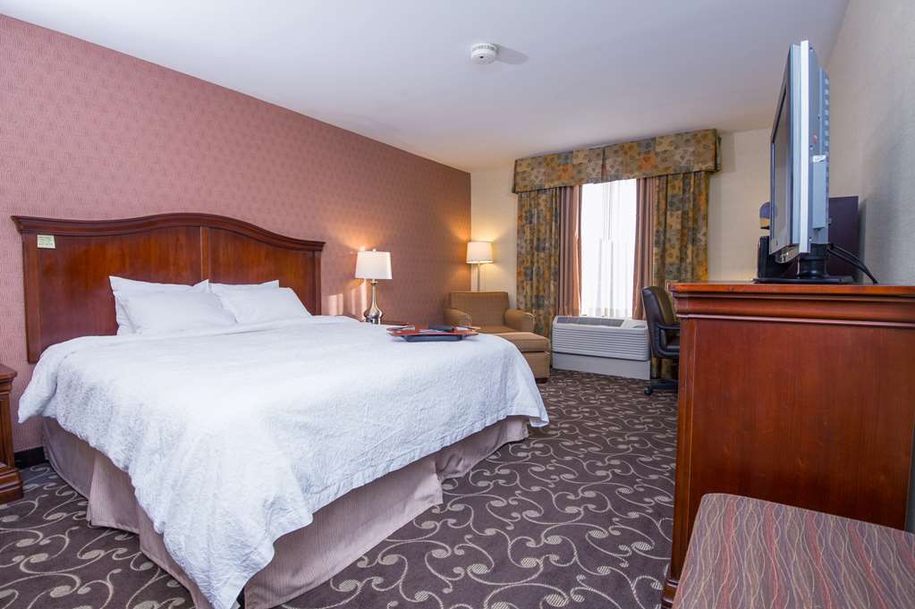 Hampton Inn Brattleboro - thumb 4