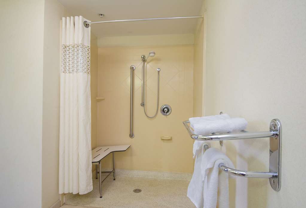 Hampton Inn Brattleboro - thumb 5