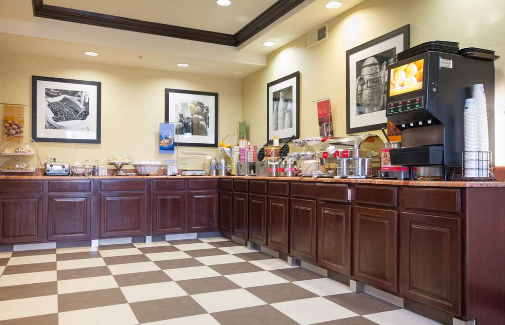 Hampton Inn Brattleboro - thumb 12