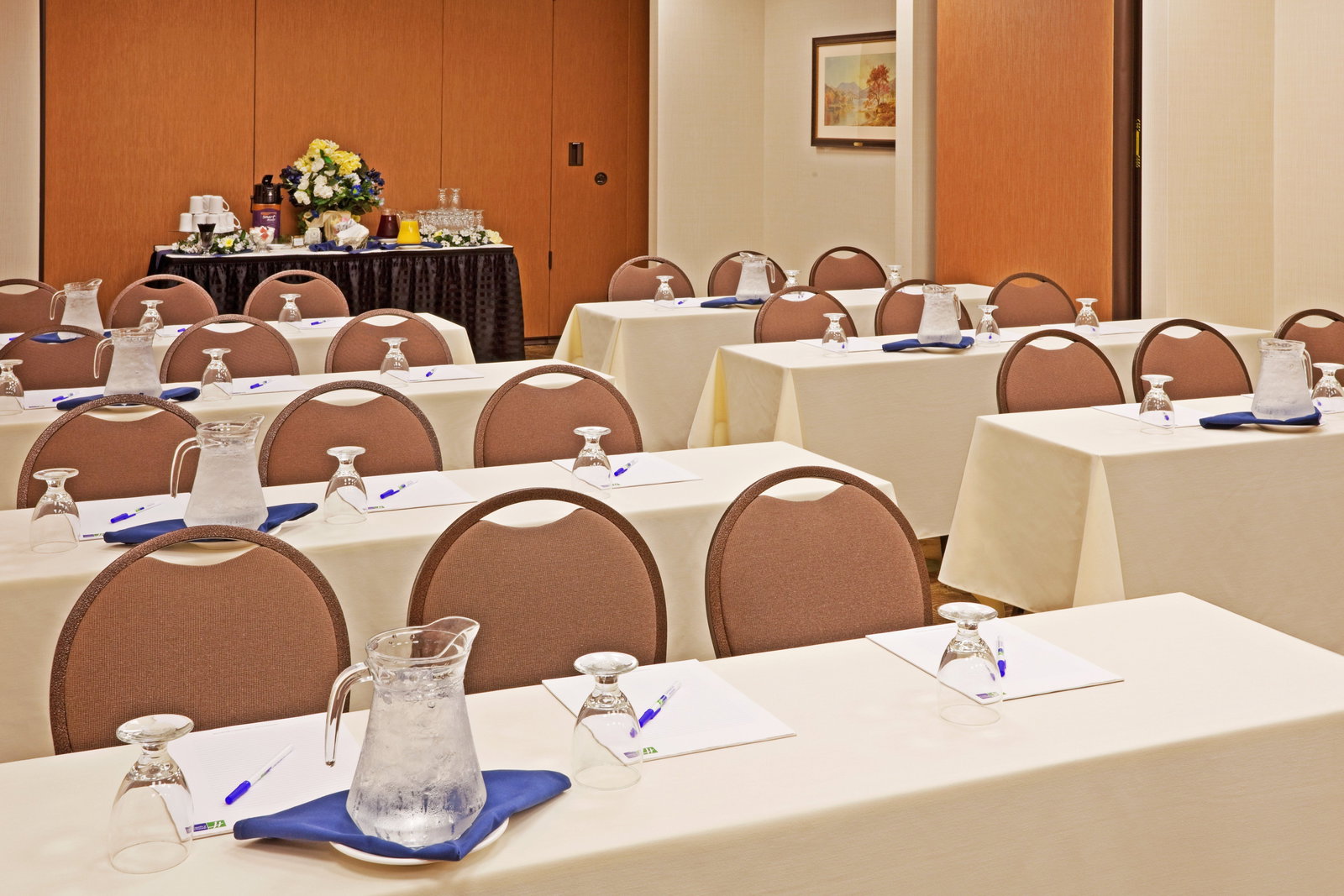 Holiday Inn Express Hotel & Suites - thumb 9