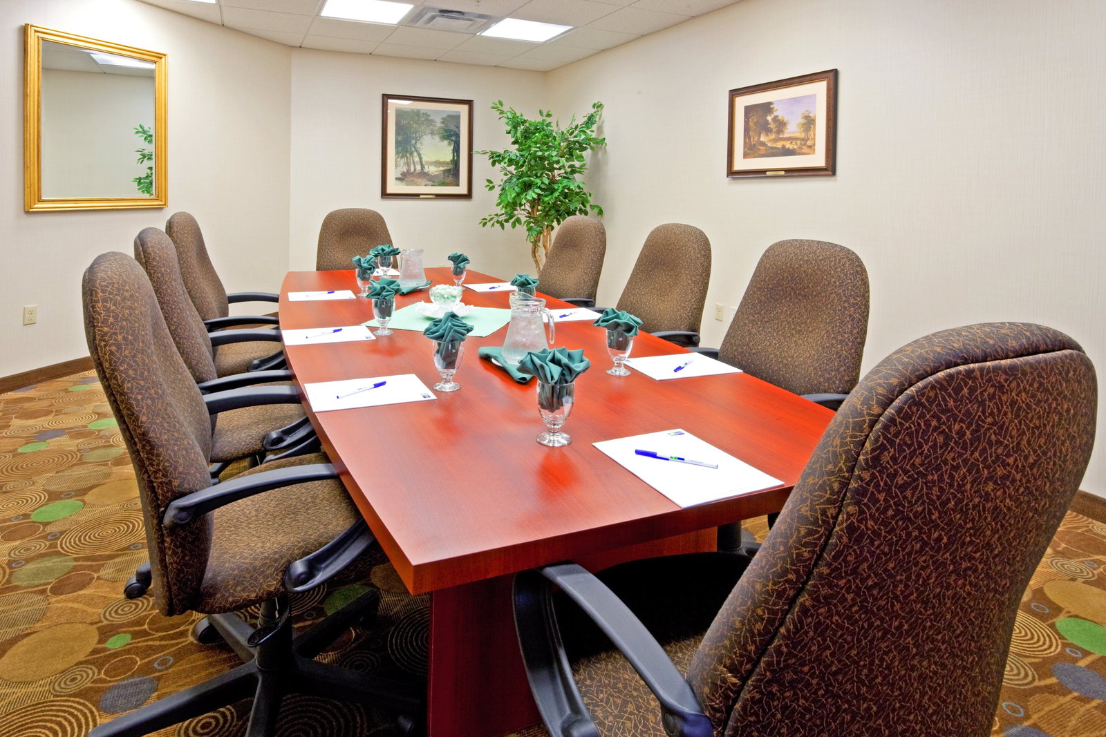 Holiday Inn Express Hotel & Suites - thumb 10
