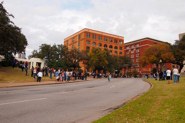 Best Of Dallas Sightseeing Walking Tour With Optional CityPass - thumb 2