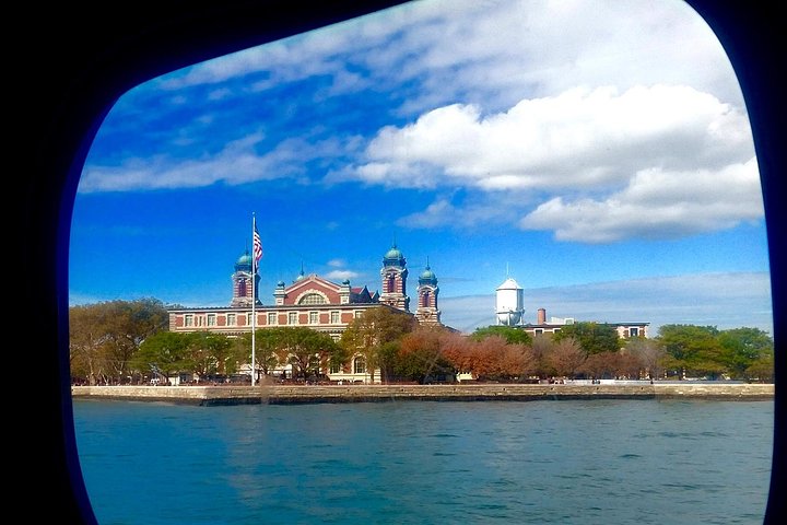 Statue Of Liberty And Ellis Island Tour - thumb 5