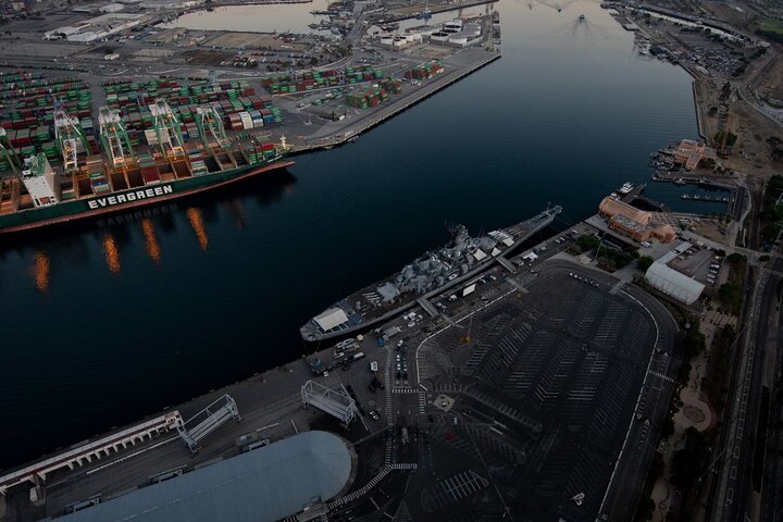 Private Helicopter Tour Over Long Beach And Los Angeles - thumb 4