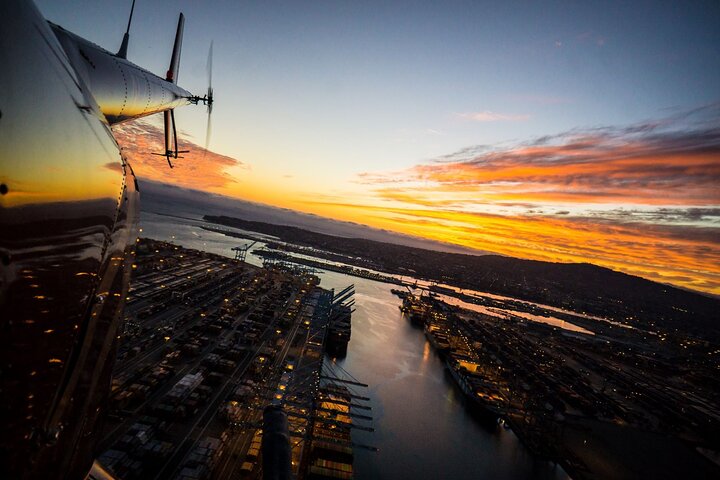 Private Helicopter Tour Over Long Beach And Los Angeles - thumb 5