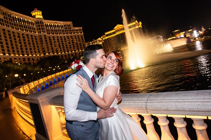 Las Vegas Strip By Limo With Personal Photographer - thumb 3