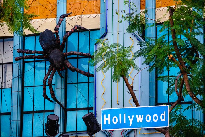 Anaheim Resort Private Transfer To Universal Studios/Burbank. - thumb 1