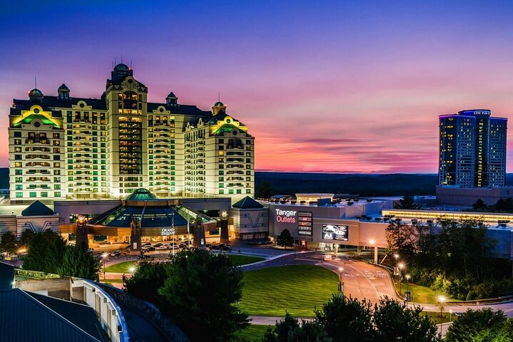 Arrival Private Transfer BDL Bradley Airport To Foxwoods Resort Casino - thumb 0