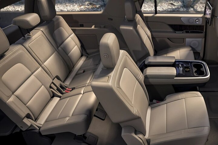 Arrival Private Transfer From Los Angeles Airport LAX To Malibu City By SUV - thumb 4