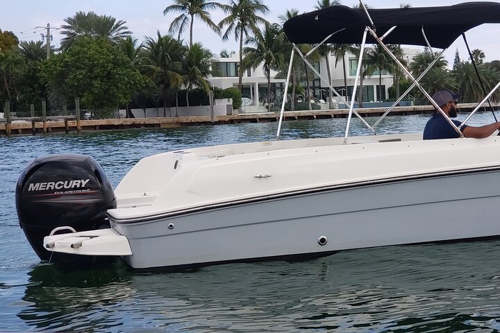 21 Ft Boat For 8 People, Gas Included, Be Your Own Captain. Price Per Boat - thumb 4