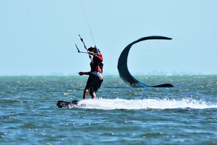 Private Discovery Kiteboarding Lesson In St. Petersburg - thumb 2