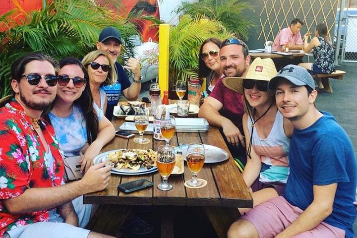 Kaka'ako Bar Tour - thumb 2