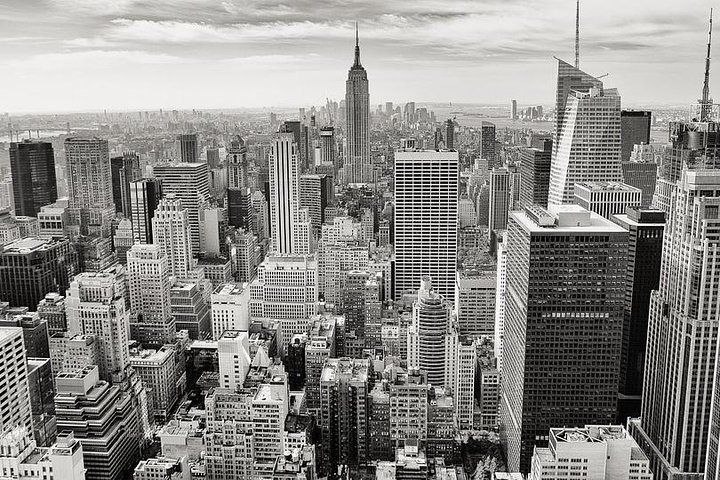 Arrival Private Transfer Newark Liberty Airport EWR To Manhattan By Luxury Car - thumb 5