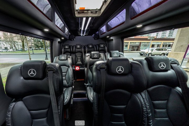 Arrival Private Transfer From Portland Airport PDX To Oregon, West Linn Or Tigar - thumb 2