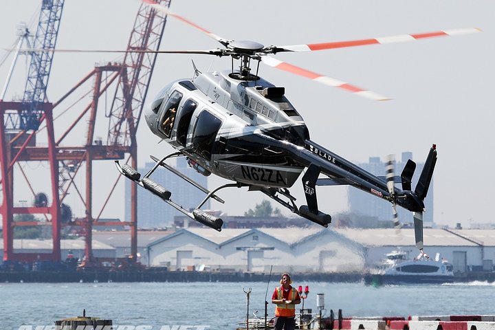 Private Helicopter Transfer From New York Airports To Lower Manhattan - thumb 1