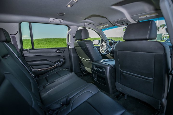 Cleveland Departure Private Chauffeur Driven Airport Transport - thumb 0