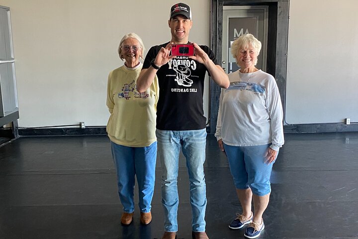 Learn To Line Dance In Nashville: Private Line Dancing Class - thumb 4