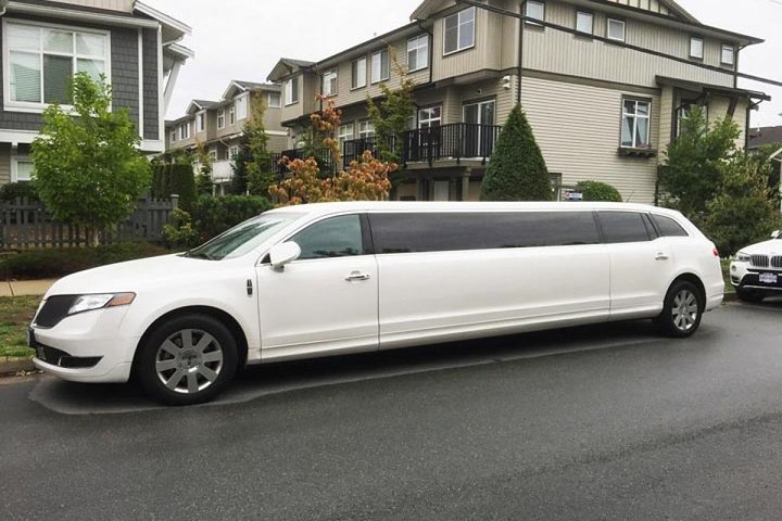 Arrival Private Transfer Philadelphia Airport PHL To Philadelphia By Limousine - thumb 2