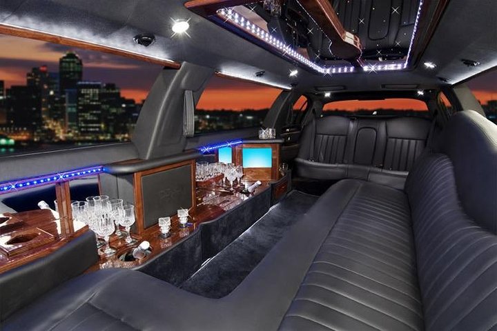 Arrival Private Transfer Philadelphia Airport PHL To Philadelphia By Limousine - thumb 4