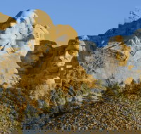 Mount Rushmore and Black Hills Bus Tour with Live Commentary - Accommodation Philadelphia