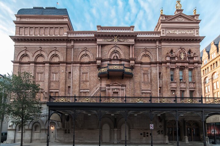 The Grand Walk: An Audio Tour Through Milwaukee's Historical And Cultural Heart - thumb 0