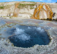 6-Mile Geyser Hiking Tour in Yellowstone with Lunch - Accommodation Philadelphia
