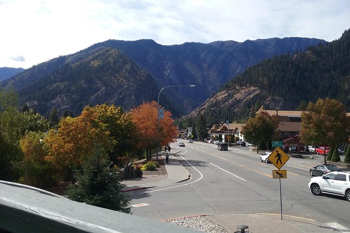Leavenworth Day Trip From Seattle Through The Cascade Mountains - thumb 3